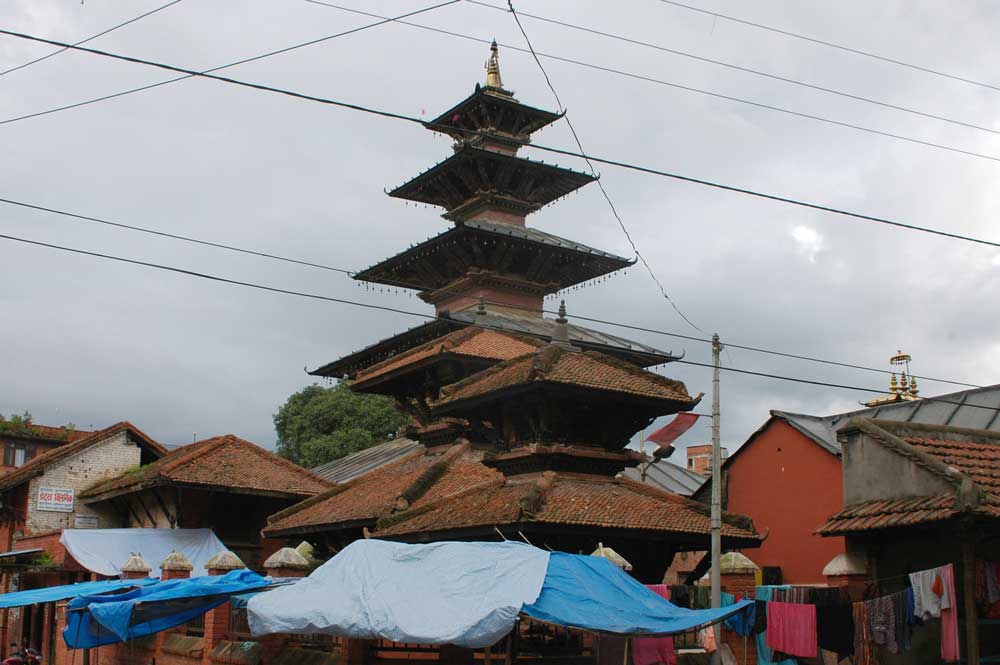 73 - Nepal - Patan, templo de Mahabouda